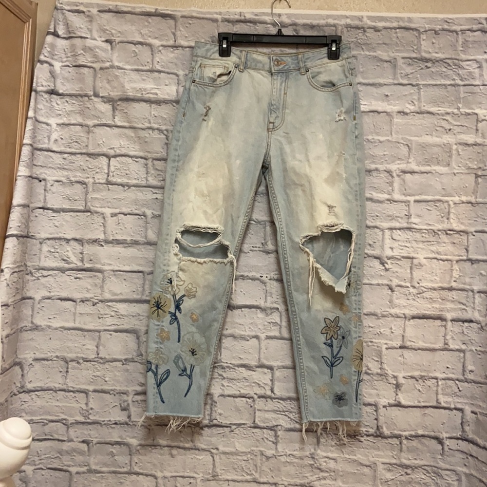 Zara basic size 6 perfect condition inseam 25 1/2 sooo cute embellishmentsJNS032